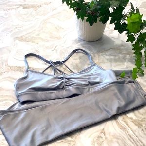 ALO activewear Silver legging and bralette in size Medium.